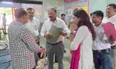 दलालों पर शिकंजा कसने उरई एआरटीओ कार्यालय में आरटीओ कानपुर का औचक निरीक्षण, 5 नए CCTV कैमरे लगाने के निर्देश