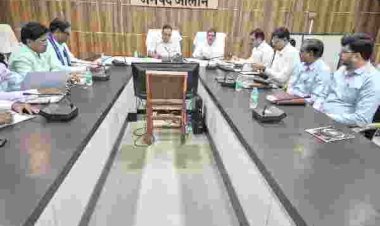 29 सितंबर से शुरू होगा नामांकन, 6 अक्टूबर अंतिम तिथि; राजनीतिक दलों के प्रतिनिधियों को दी निर्वाचन कार्यक्रम की जानकारी