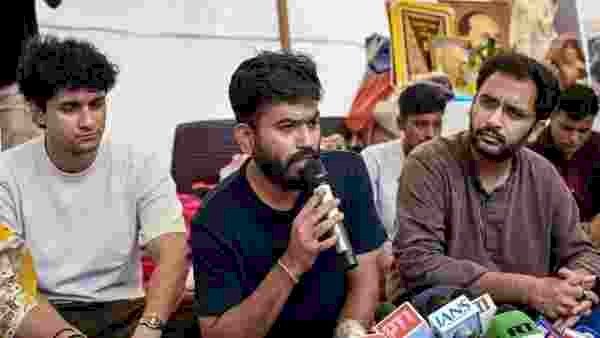 बालाघाट में आदिवासी बच्चों की मौत पर अभिजीत दीपके का सरकार पर हमला, बोले- बच्चों की मौत के लिए सरकार जिम्मेदार, करेंगे बड़ा आंदोलन
