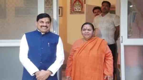 उमा भारती से अचानक मिलने पहुंचे CM मोहन, मुलाकात के बाद तीखे तेवरों में बोलीं- मंदिर-मस्जिद में भेद नहीं होना चाहिए, सागर शराब कांड पर भी उठाए सवाल