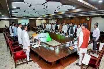 मोहन कैबिनेट के बड़े फैसले: शिक्षकों के वेतन से किसानों के कर्ज तक राहत, 2031 तक जारी रहेंगे ₹42,490 करोड़ के विकास कार्य