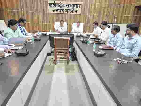 29 सितंबर से शुरू होगा नामांकन, 6 अक्टूबर अंतिम तिथि; राजनीतिक दलों के प्रतिनिधियों को दी निर्वाचन कार्यक्रम की जानकारी