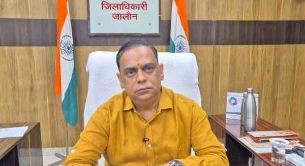 कुपोषण के खिलाफ जालौन की बड़ी पहल, 52 अधिकारियों ने 97 बच्चों को लिया गोद